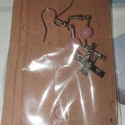 troc de  paire de boucle d'oreilles neuve, sur mytroc