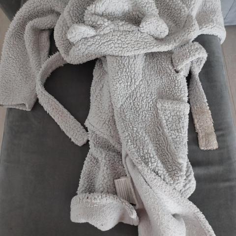 troc de  Robe de chambre 8/10ans, sur mytroc