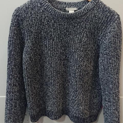 troc de  Pull bleu H&M taille S équivalent taille M, sur mytroc