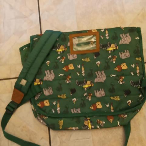 troc de  reserve    sac d'ecole vert multi poche a dos  neuf 6 noisettes, sur mytroc