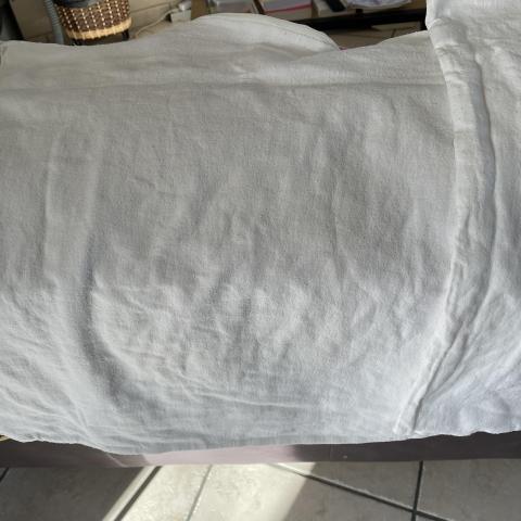 troc de  Enveloppe taie oreiller / Réservé, sur mytroc