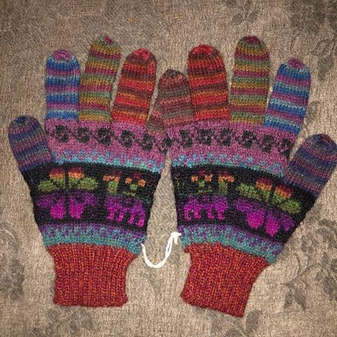 troc de  Paire de gants multicolores Taille 7,5 voire 8, sur mytroc