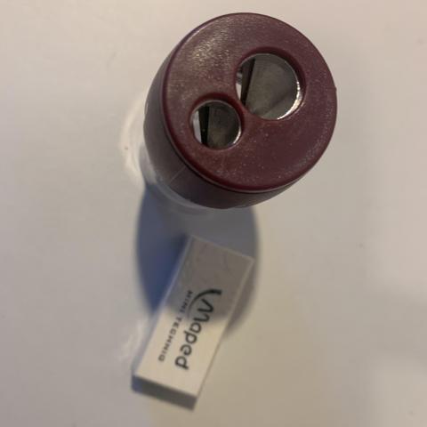 troc de  Un taille-crayons, deux trous et une gomme, sur mytroc