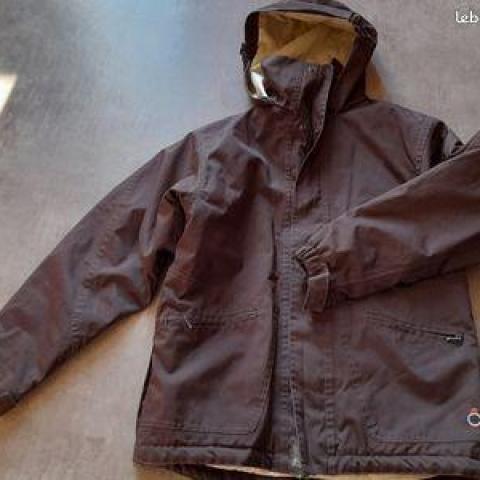 troc de  Veste imperméable Fouganza 12 ans, sur mytroc