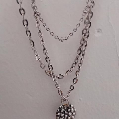 troc de  Reserver. Collier Pendentif Femme, sur mytroc