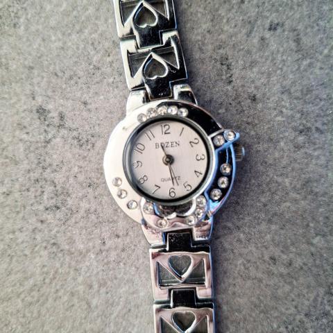 troc de  Montre femme pile, sur mytroc