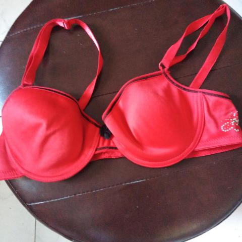 troc de  Soutien gorge 90B rouge, sur mytroc