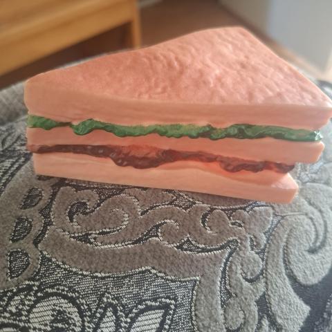 troc de  Jouet sandwich chien avec un pouette pouette, sur mytroc