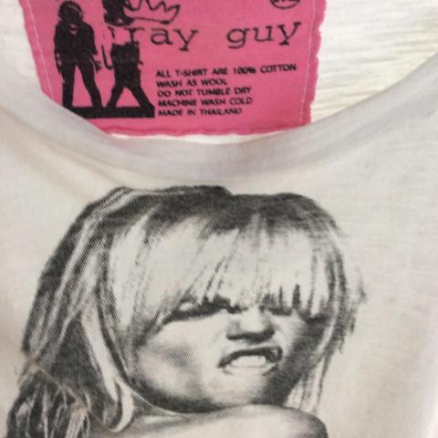 troc de  T shirt Ray Guy blanc avec motif Kate Moss col rond taille M 100%, sur mytroc