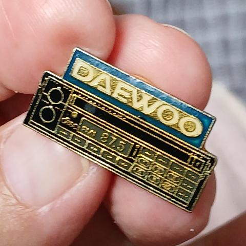 troc de  Un Pins ' DAEWOO ', sur mytroc
