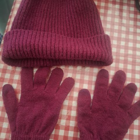 troc de  Réservé Lot gant et bonnet femme, sur mytroc