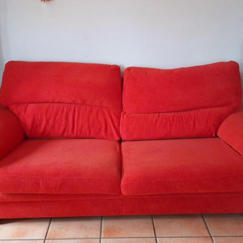 troc de  don canapé rouge, sur mytroc