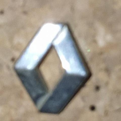 troc de  pin's Renault sans attache réserver fidjy, sur mytroc