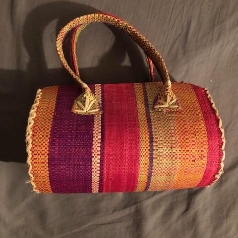 troc de  (réservé) Petit sac raffia multicolore largeur 20cm, sur mytroc