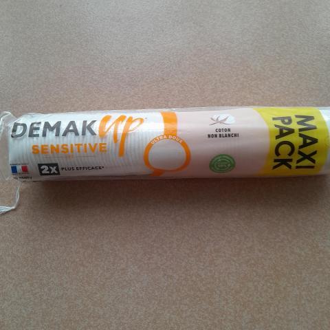 troc de  Reservee 1 demakup sensitive neuf, sur mytroc