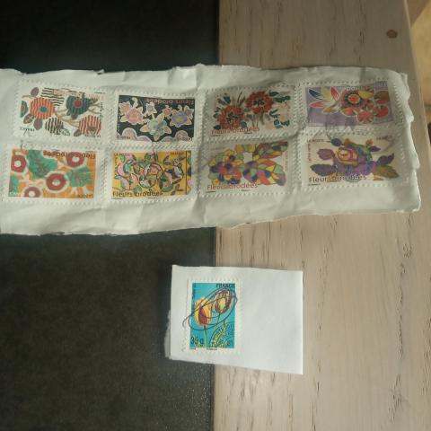 troc de  Expédié Lot de 9 timbres, sur mytroc