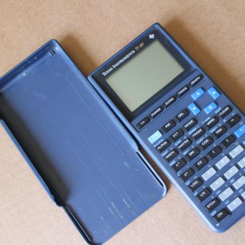 troc de  RSRV Calculatrice. Fonctionne bien., sur mytroc