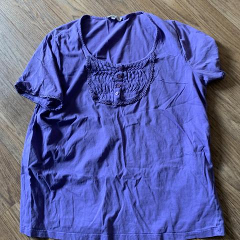 troc de  Réserve T-shirt daxon taille 52 mais taille petit, sur mytroc