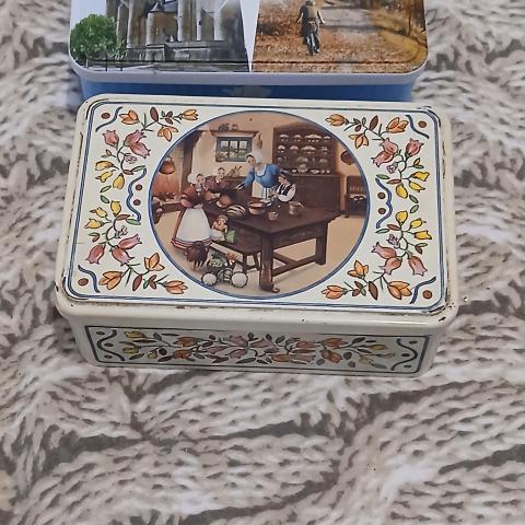 troc de  Deux Boîtes En Fer, sur mytroc