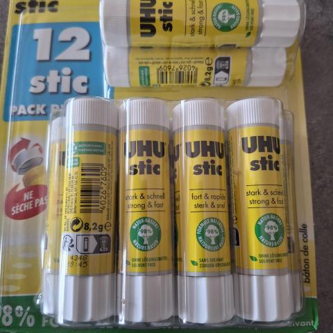 troc de  Colle UHU par 12 tubes, sur mytroc