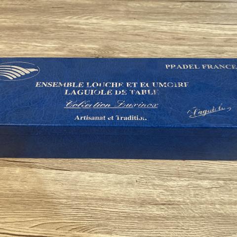 troc de  Ensemble Louche écumoire Laguiole de table, sur mytroc