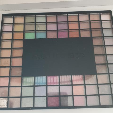 troc de  Palette de maquillage, sur mytroc