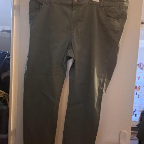 troc de  Jeans kaki taille 52, sur mytroc