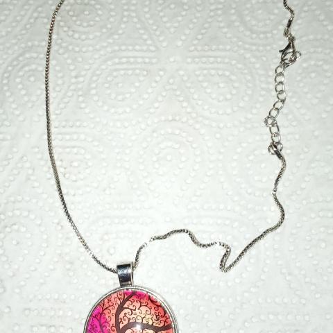 troc de  collier arbre de vie neuf ( chaîne 46 cm), sur mytroc
