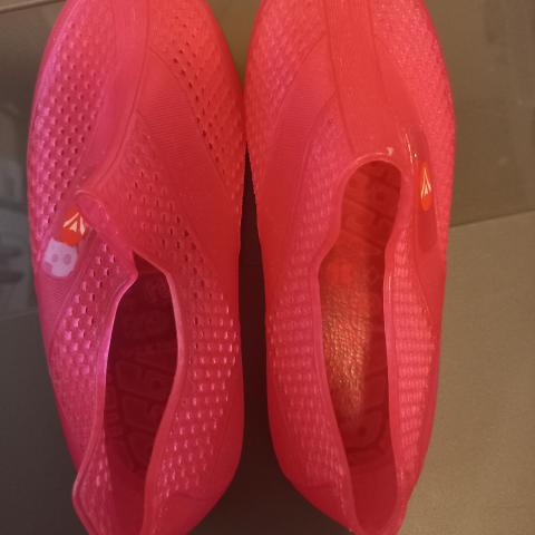 troc de  chaussons de plage pointure 32, sur mytroc