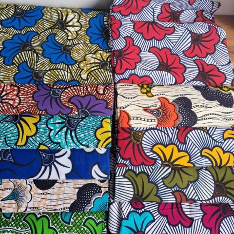 troc de  CHERCHE TISSUS WAX, sur mytroc