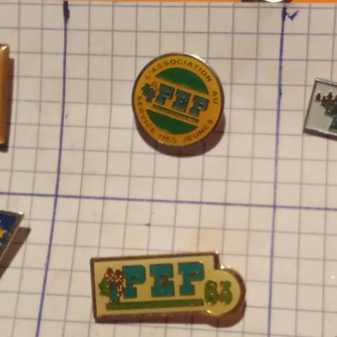 troc de  lot 5 pin's, sur mytroc