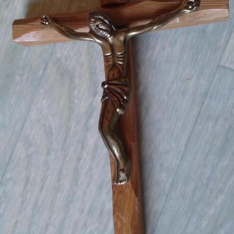 troc de  Pendentif Crucifix, sur mytroc