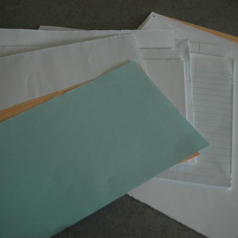 troc de  Lot de feuilles pour vos brouillons, sur mytroc