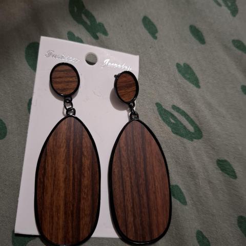 troc de  Reserve Boucles d'oreilles, sur mytroc