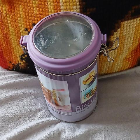 troc de  Une Boîte En Fer, sur mytroc