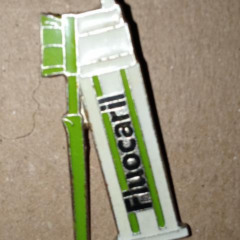 troc de  pin's avec attache, sur mytroc