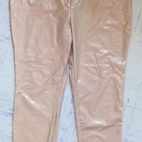 troc de  Pantalon moulant nude., sur mytroc