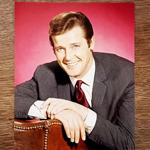 troc de  Vraie photo de Roger MOORE. RESERVEE., sur mytroc