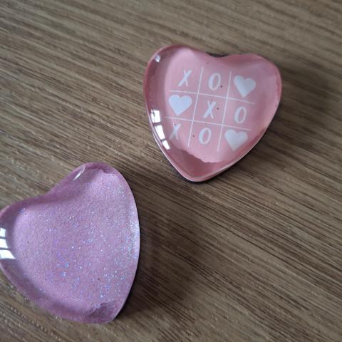 troc de  Lot 2 petits aimants cœur rose, sur mytroc
