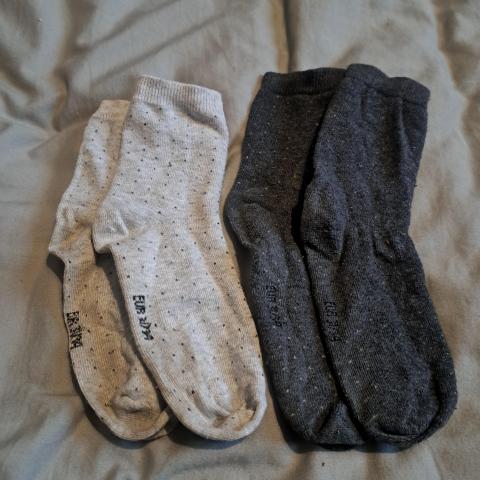 troc de  Lot de 2 paires de chaussettes 31-34, sur mytroc