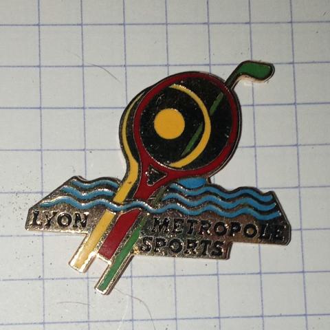 troc de  Pin's avec attache, sur mytroc