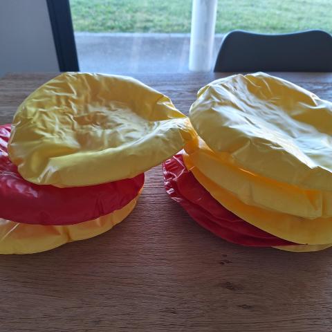 troc de  Lot de freesbee gonflables pour piscine, sur mytroc