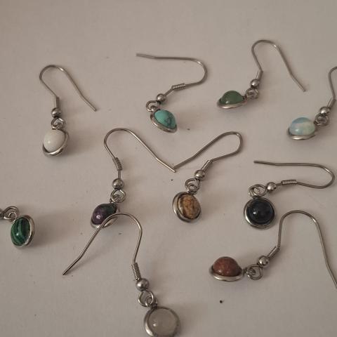 troc de  Lo 10 boucles d'oreilles, sur mytroc