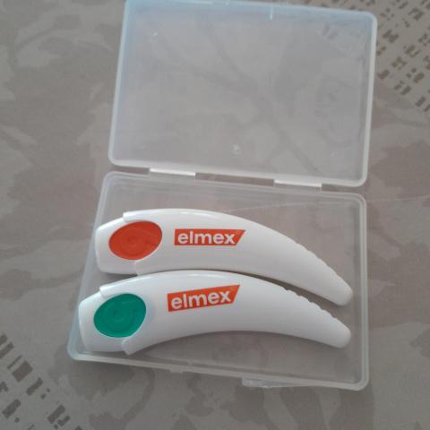troc de  2 brossettes interdentaires neuve avec boitier, sur mytroc