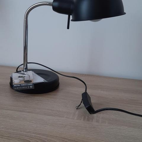 troc de  lampe de bureau neuve avec étiquette, sur mytroc