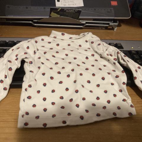 troc de  Haut 3 mois, sur mytroc