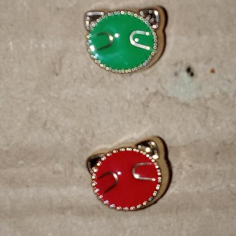 troc de  2 pin's avec attache, sur mytroc