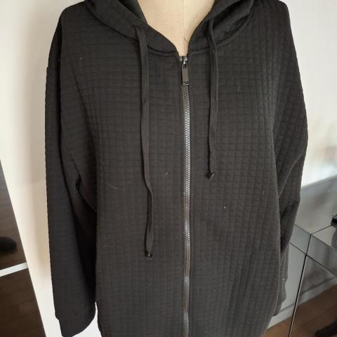 troc de  Blouson Polyester noir, sur mytroc