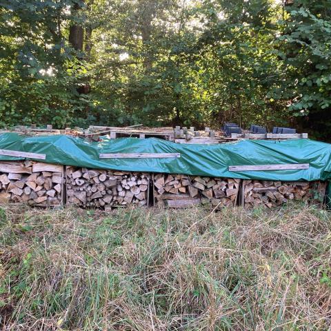 troc de  bois de chauffage bien sec contre légumes ou fromages, sur mytroc