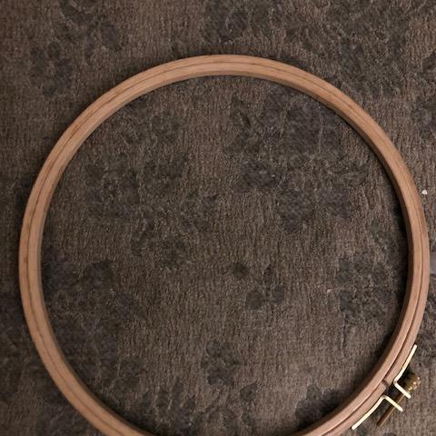 troc de  Cercle à broder 22,5cm ext., sur mytroc